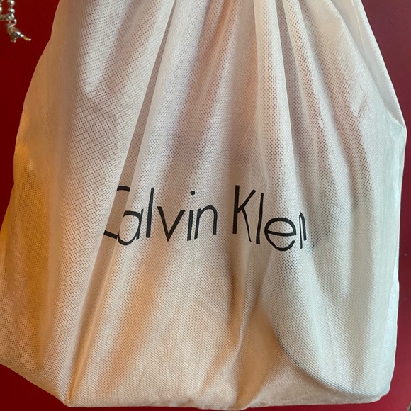 Calvin Klein Beige Angelina soft pebbled leather hand/shoulder, crossbody hobo. - Picture 8 of 13